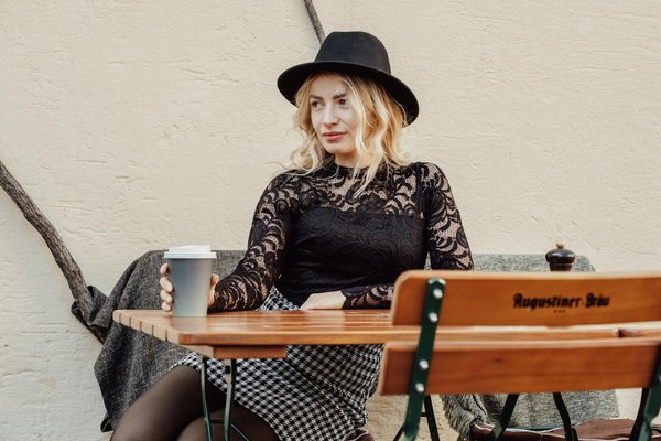 What Are the Best Tips for Wearing Sheer Blouses in the UK?